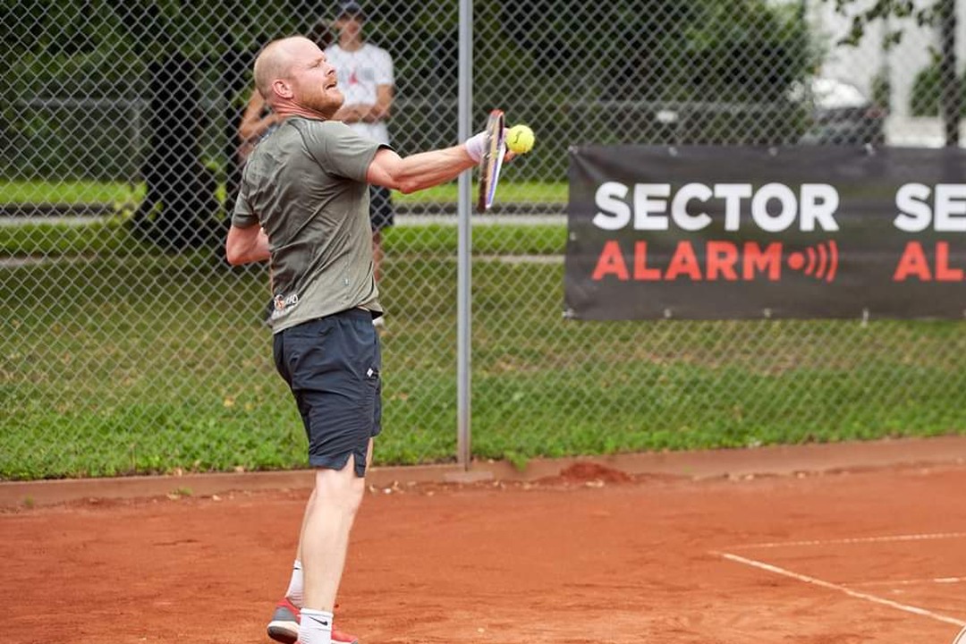 Henrik i aksjon på grusbane